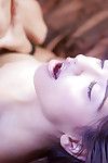 Châu á pornstar Kobe Lee Quyến rũ một bị bịt mắt Sara Luvv cho les tình dục