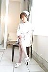 Азии милашка Мина Минамото носит а Горячая Медсестры униформа с сексуальная чулки и Играет с сама
