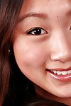 Amateur Asiatique solo Fille Evelyn Lin exposer Minuscule seins après décapage Nu