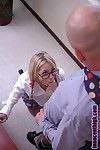 Rasiert Geleitet erfahrene Lehrer fickt Brillen student Blonde Kat Kiss
