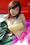 रसदार स्तन एशियाई किशोरी लड़की Yuu मूर्तियों है झुकने में गर्म बन गया पर के बिस्तर और excitingly दिखा रहा है उसके चूत