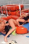 kinky lesbische Kaylani Lei met vriendinnen zijn in De open zee het hebben van De Vervelende likken