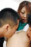 Asiático ángel Arisa aoyama muestra su oral Sexo habilidades y Consigue golpeó en Un Grupo Sexo tornado
