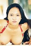 विदेशी लड़की एफटीवी माया में लाल तैराकी सूट हो रही है उसके स्तन और भट्ठा out.
