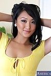 Asiatische Pornostar Evelyn Lin ist bereit für einige Cum Aufnahmen Nach Hardcore sex.