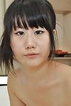 Ásia teen Yuka Kojima apresentando ela fuckable curvas depois de Banheira