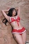 Asiatico Babe Lily thai è giocare Con rosso Bikini scoprire la nudità all'aperto
