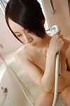 Seksi Çin milf Tomoka Horii alır hızlı ıslak sıkışmış arasında onu bacaklar
