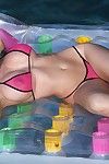 noir poil hispanique Babe Rebecca linares dans bikini montre off Son gros marangos et Nettoyer chatte