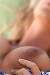 rondborstige Blond nicole Aniston geniet mondelinge geslacht en Intense kut neuken met haar partner buiten
