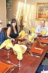 Горячая насыщенный Большой сиськастый Мамаша Лиза Энн в сексуальная Высокая каблуки получает шлема пиздец после ужин