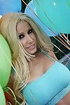 金髪 pornstar Gina lynn と 巨大 おっぱい - かき 滑り ポージング 裸 と 風船