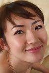 एमेच्योर एशियाई किशोरी kuki दर्शाता है उसके बालों वाली योनी में करीब ऊपर