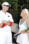 Ярмарка черноволосый теннис плеер Сью Алмаз получает пиздец и получает Сперма Лица