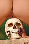 Lecker Europäische Brünette Eve Angel zeigt aus Ihr Nackt killer Körper im freien