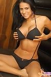 bronzée raven poil latina Selena Épices montre Son ca sans la suppression Son noir bikini