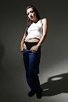 Развратные японский модель Вики тень всплески Тело офф В сексуальная Брюки и показывает это Голые