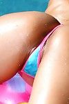 pervers bikini miel luana Lani montre Son Super transpirant Corps dans l' Gravure Soleil