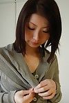 застенчивый японский Принцесса получение как мать Дал рождения и разоблачение ее небритый киска в Рядом вверх