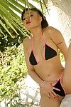 Jade Hsu muestra su bonito oriental útero al aire libre No incluyendo Cautivante off su subdimensión bikini