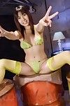 seksueel geïntrigeerd Ondermaat donker haar japans Hina tokisaka geniet in Geven een klam hoofd voor live camera