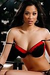 chino seductora andrea del Puerto en encaje guantes toma off su Ébano y rojo sexy Pantalones