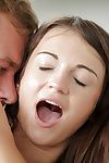 Europeu teen Aimee Ryan exibindo pequeno teen Peitos enquanto oustandingly oral Sexo